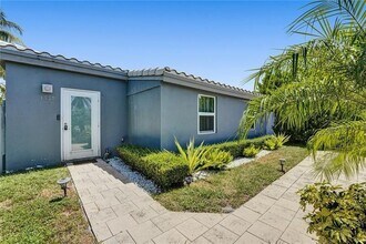 1732 NE 173rd St in North Miami Beach, FL - Building Photo - Building Photo