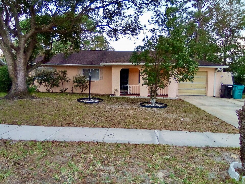 4724 Nantucket Ln in Orlando, FL - Building Photo