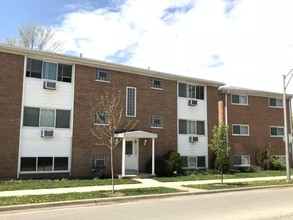 533-539 Jackson Blvd in Forest Park, IL - Foto de edificio - Other