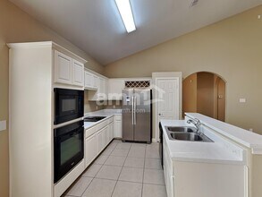 14 Sweetwood in San Antonio, TX - Building Photo - Building Photo