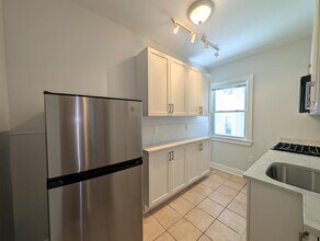 69 Raymond Ave, Unit 1R in Somerville, MA - Building Photo - Building Photo