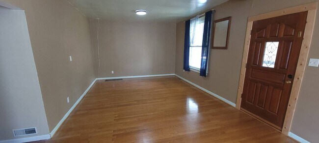 1029 10th St in Tell City, IN - Building Photo - Building Photo