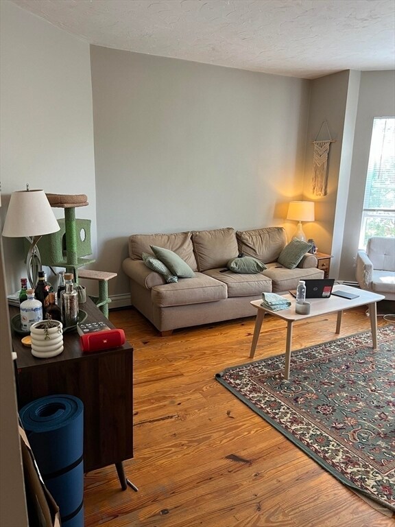 393 Centre St, Unit #1 in Boston, MA - Building Photo - Building Photo