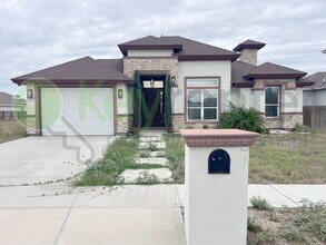 2705 E Tassajara St in Edinburg, TX - Building Photo - Building Photo