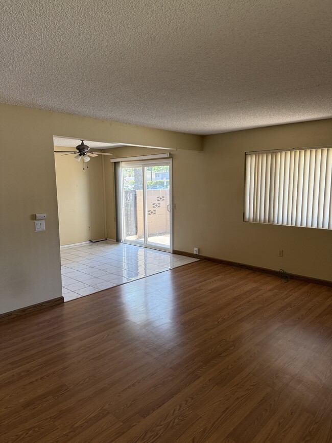 11782 Garden Grove Blvd, Unit A in Garden Grove, CA - Foto de edificio - Building Photo