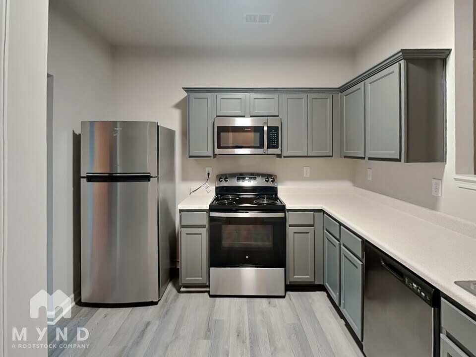 2650 Parrish Ct in Stonecrest, GA - Foto de edificio