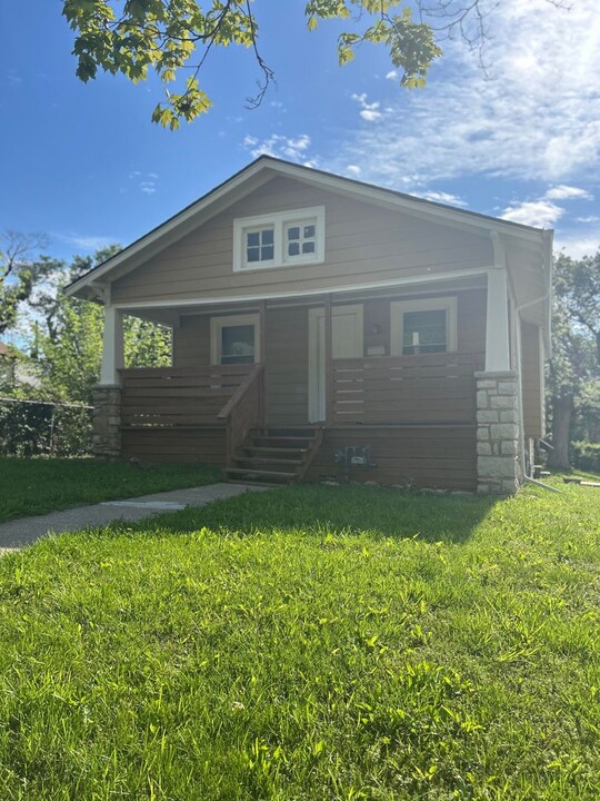 5045 Bellefontaine Ave in Kansas City, MO - Building Photo