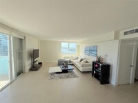 5838 Collins Ave in Miami Beach, FL - Building Photo - Building Photo