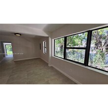 424 NE 63rd St in Miami, FL - Foto de edificio - Building Photo