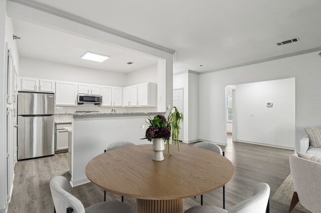 Toscana at Sonterra in San Antonio, TX - Foto de edificio - Building Photo