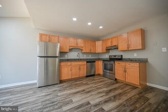 107 Sunny Hill Ct in Stafford, VA - Building Photo - Building Photo