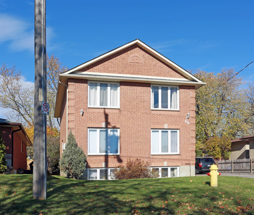 86 Wayne Ave in Oshawa, ON - Building Photo