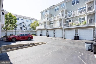 13538 Waterford Hills Blvd in Germantown, MD - Building Photo - Building Photo