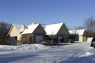 Bloomington Family Townhomes in Bloomington, MN - Building Photo - Building Photo