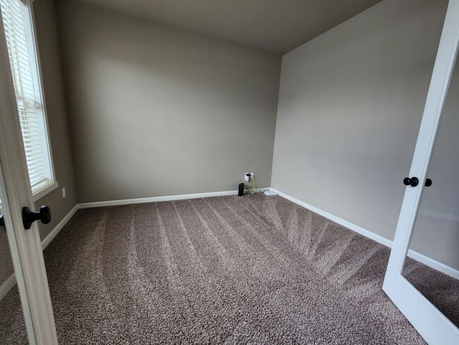 5601 Concord Dr in Pasco, WA - Foto de edificio - Building Photo