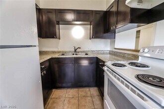1404 E Mesquite Ave in Las Vegas, NV - Building Photo - Building Photo