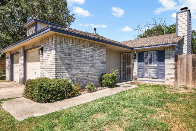 property at 5524 Lochmoor