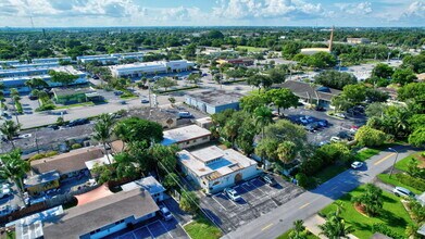 2731 NE 1st Terrace in Wilton Manors, FL - Building Photo - Building Photo
