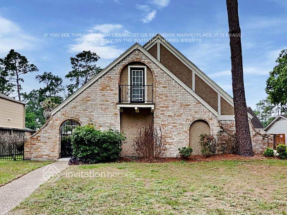 12007 Soft Pines Dr in Houston, TX - Building Photo