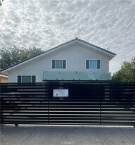 7127 White Oak Ave in Los Angeles, CA - Building Photo