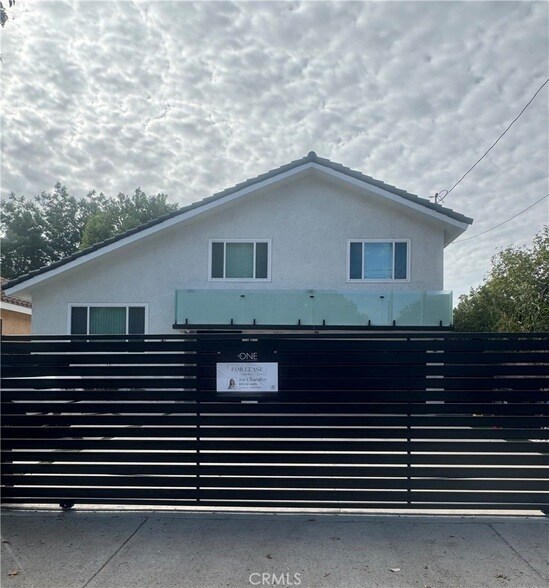 7127 White Oak Ave in Los Angeles, CA - Foto de edificio