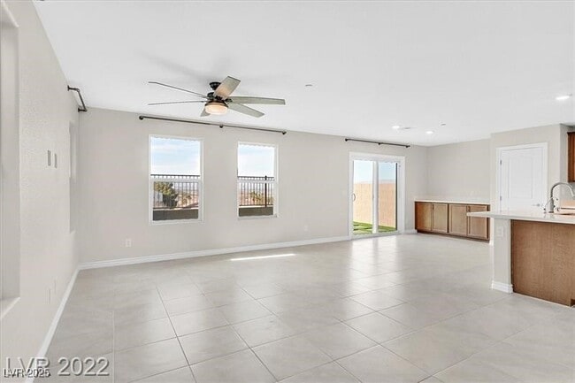 372 Rosefinch St in Henderson, NV - Building Photo - Building Photo