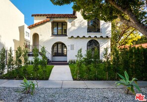 918 N Genesee Ave in West Hollywood, CA - Building Photo
