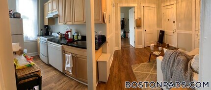 1197 Commonwealth Ave in Boston, MA - Building Photo - Building Photo