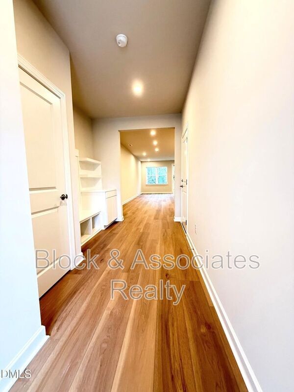 129 Pinnacle Drive in Chapel Hill, NC - Building Photo - Building Photo