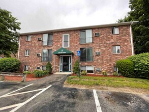 93 West St in Milford, NH - Building Photo - Building Photo