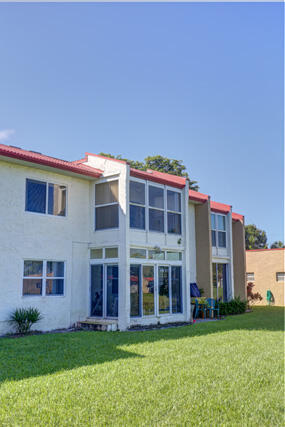 235 Golden River Dr in West Palm Beach, FL - Building Photo - Building Photo