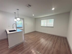 4526 Munger Ave in Dallas, TX - Building Photo - Building Photo