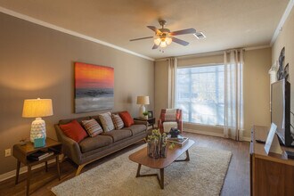 Renaissance Uptown Tulsa in Tulsa, OK - Foto de edificio - Interior Photo