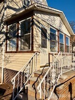 57 Charles St in Carteret, NJ - Building Photo