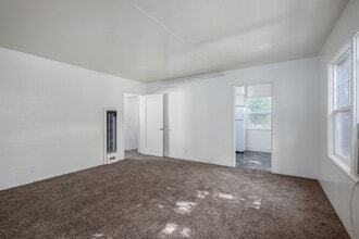 2610 N St in Sacramento, CA - Building Photo - Interior Photo