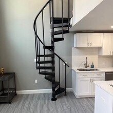 233 Washington Ave, Unit #8 in Revere, MA - Building Photo - Building Photo