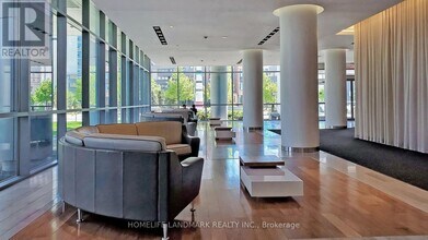 66 Forest Manor Rd in Toronto, ON - Building Photo - Building Photo