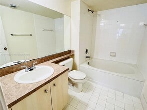 711 SW 111th Way, Unit 3047 in Pembroke Pines, FL - Building Photo - Building Photo