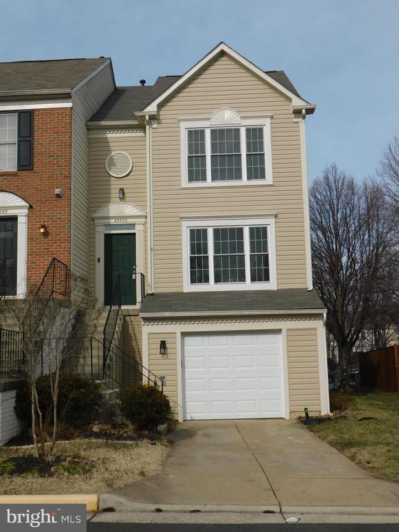 45550 Whitcomb Square in Sterling, VA - Building Photo - Building Photo