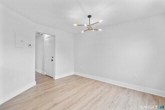 30 Anthony St in Griswold, CT - Foto de edificio - Building Photo