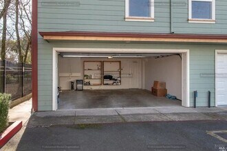121 Johnson St in Windsor, CA - Building Photo - Building Photo