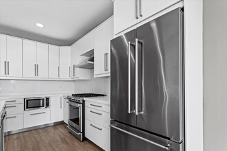 6955 Trolleyway, Unit A in Playa Del Rey, CA - Foto de edificio - Building Photo
