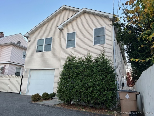 73 Myano Ln in Stamford, CT - Building Photo - Building Photo