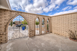 3232 Slocum St in El Paso, TX - Foto de edificio - Building Photo