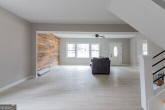 2531 Midway Rd in Decatur, GA - Foto de edificio - Building Photo