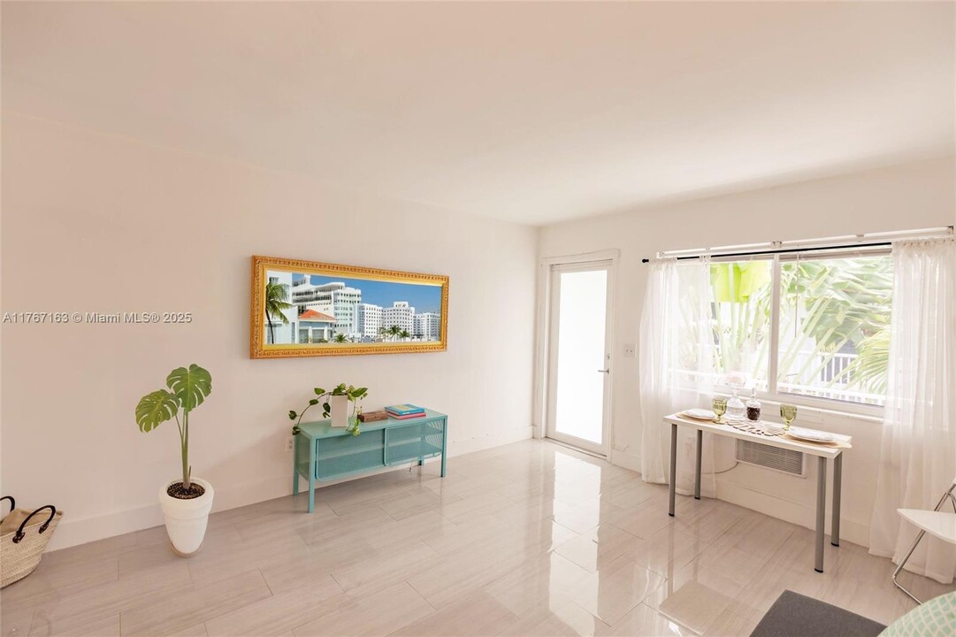 224 Meridian Ave in Miami Beach, FL - Building Photo