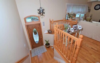 10 Jeffrey Ln in Great Neck, NY - Building Photo - Building Photo