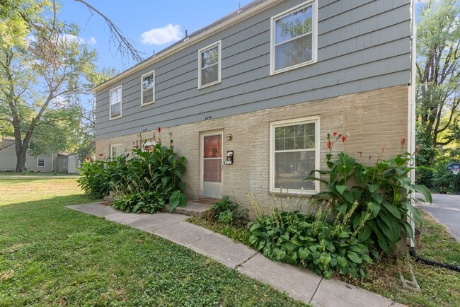 6638-6646 Floyd St in Overland Park, KS - Building Photo - Building Photo