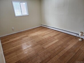 1570 Kenneth Ave in Baldwin, NY - Building Photo - Building Photo