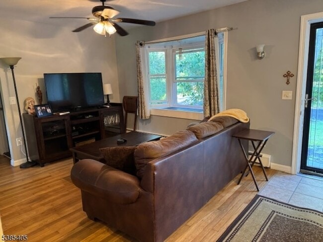 12 Upper Lake Dr in Wantage, NJ - Building Photo - Building Photo